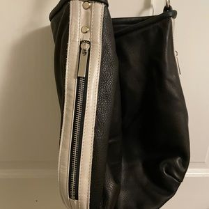 Rough & Tumble side zip bucket